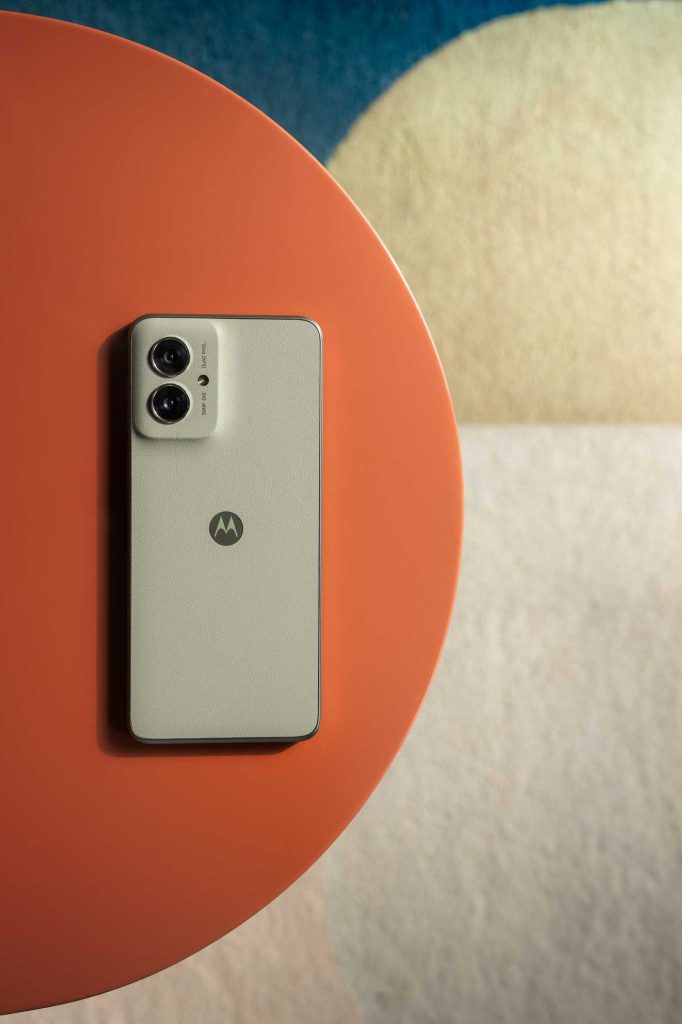 moto g55 5G lifestyle 8