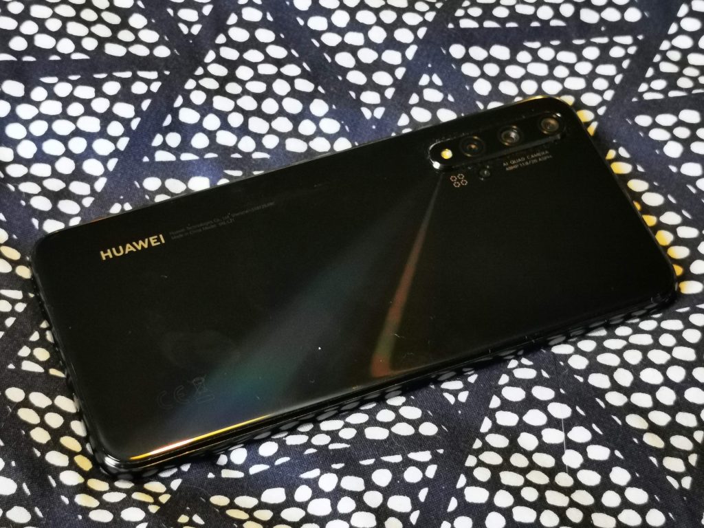 Review of the Huawei nova 5T available in three colours 6