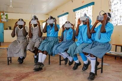 Kenyan Art Students amazed by Live VR "School Trip" 1