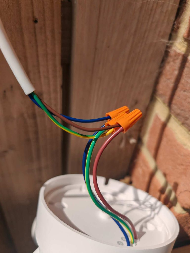 Elite Floodlight WiFi Wired Up
