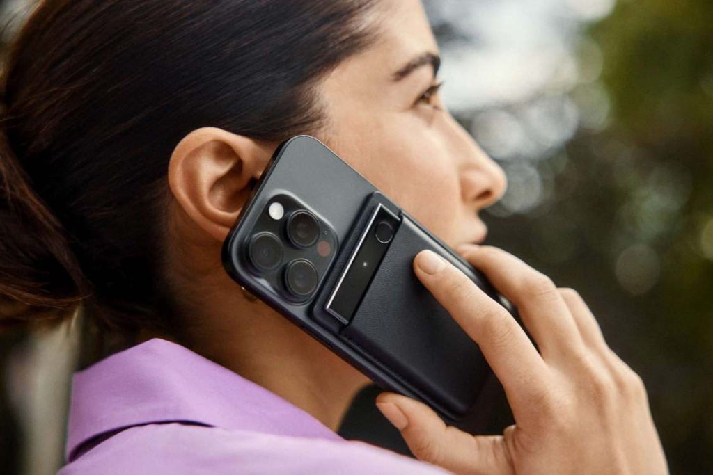 Phone call woman