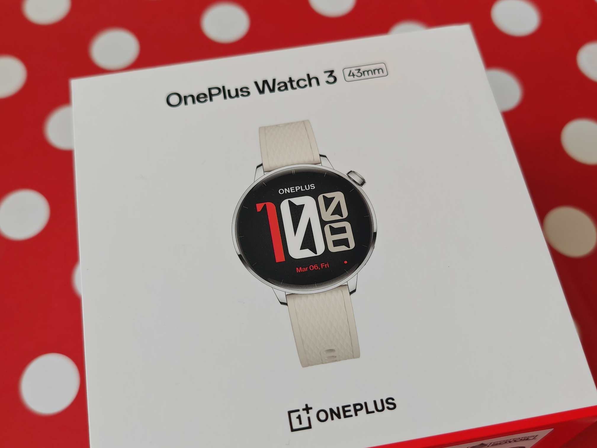 OnePlus Watch 3 (43 mm) Review: A Compact Smartwatch That Finally Gets It Right 1 OnePlus Watch 3 43mm Box
