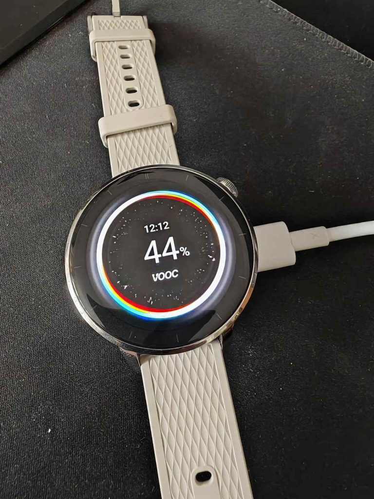 OnePlus Watch 3 43mm Charging OnePlus Watch 3 43mm Charging