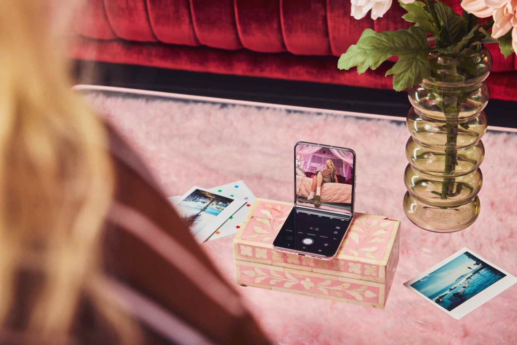 2026 RAZR 70 Y2K BEDROOM 3