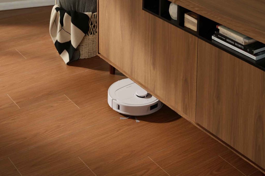 Cleans Where Dust Hides