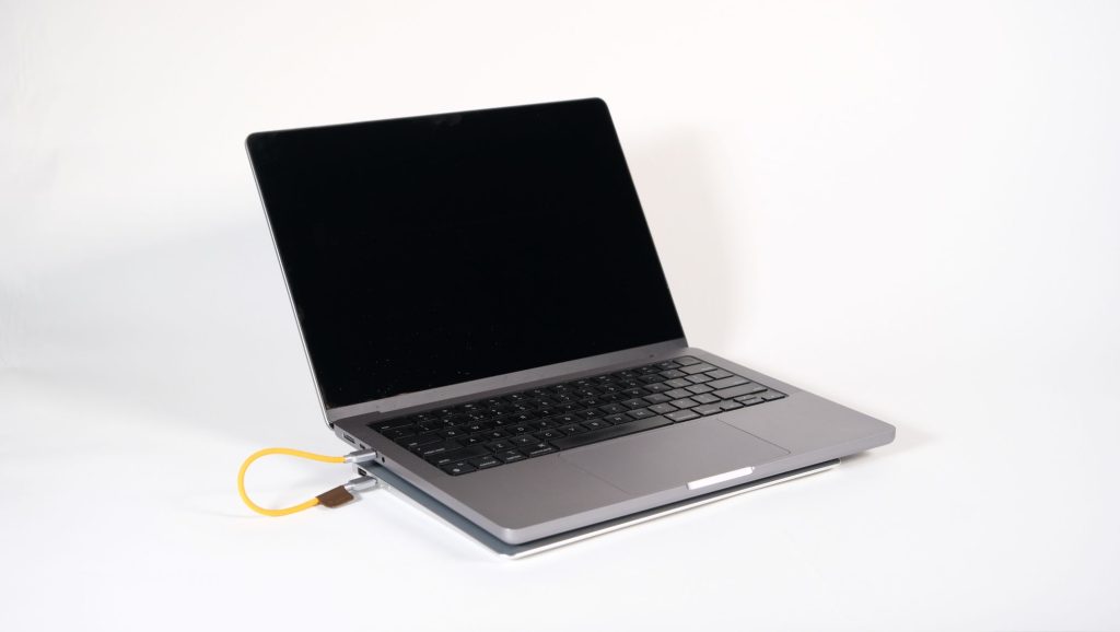 6. Cable detail (transparent)