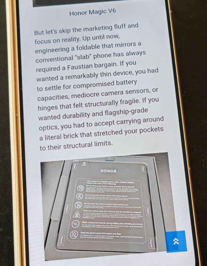 Honor Magic V6 Closed