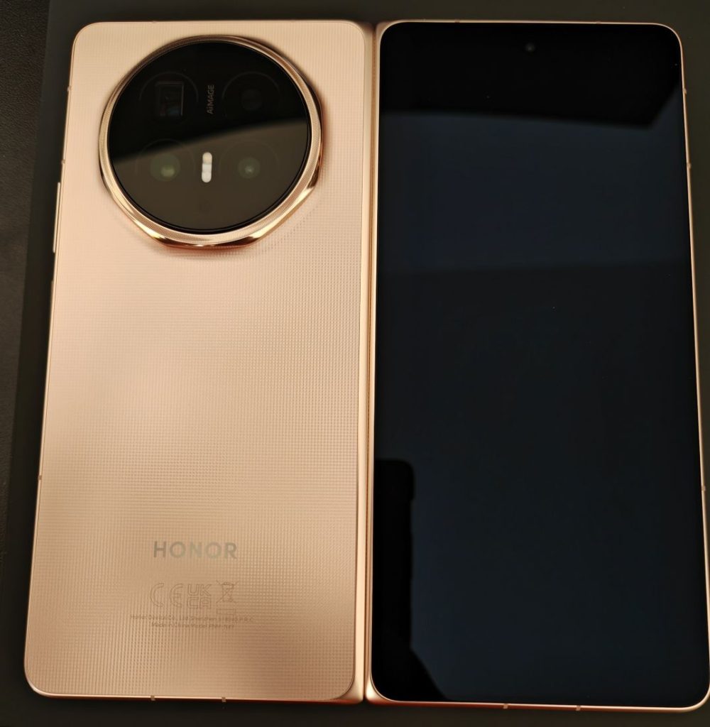 Honor Magic V6