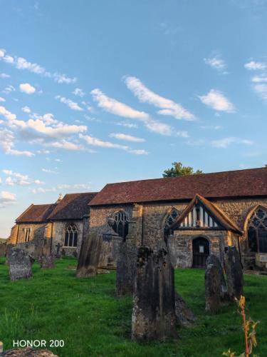 Honor 200 Review: A Cutting-Edge Contender in the Smartphone Arena 10