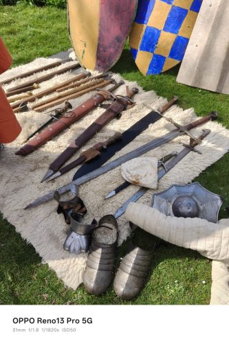 Oppo Reno 13 Pro Review: Is This the Premium Mid-Ranger to Beat in 2025? 25