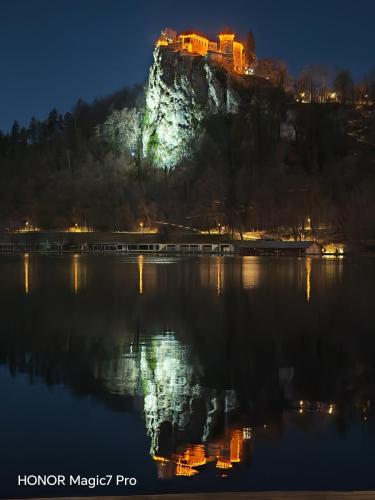 Review of the Honor Magic 7 Pro: An In-Depth Exploration of a Flagship Contender 19