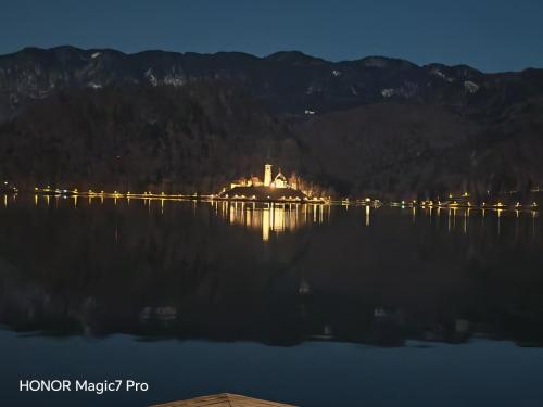 Review of the Honor Magic 7 Pro: An In-Depth Exploration of a Flagship Contender 18