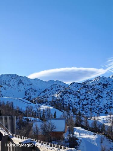 Review of the Honor Magic 7 Pro: An In-Depth Exploration of a Flagship Contender 176