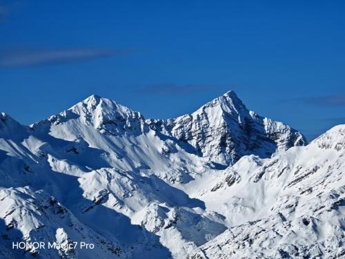 Review of the Honor Magic 7 Pro: An In-Depth Exploration of a Flagship Contender 188