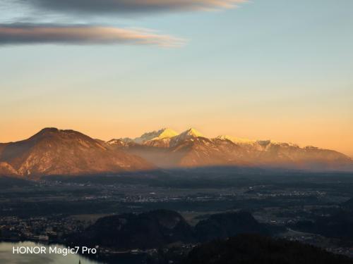 Review of the Honor Magic 7 Pro: An In-Depth Exploration of a Flagship Contender 195