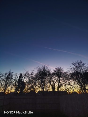 Honor Magic8 Lite Review: The Battery King of 2026? 8